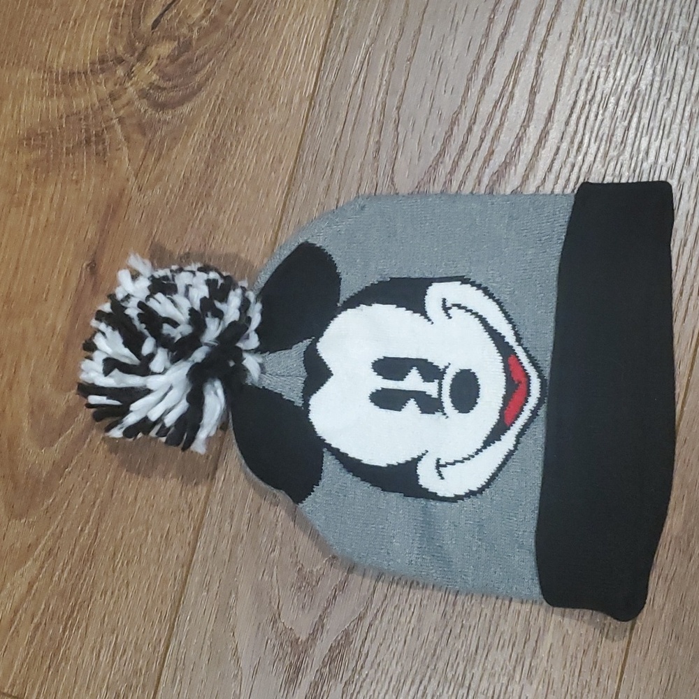 DISNEY MICKEY MOUSE BEANIE WITH POM POM ...... #5084